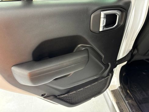 Used 2022 Jeep Wrangler Unlimited Sport AWD/4WD image 21