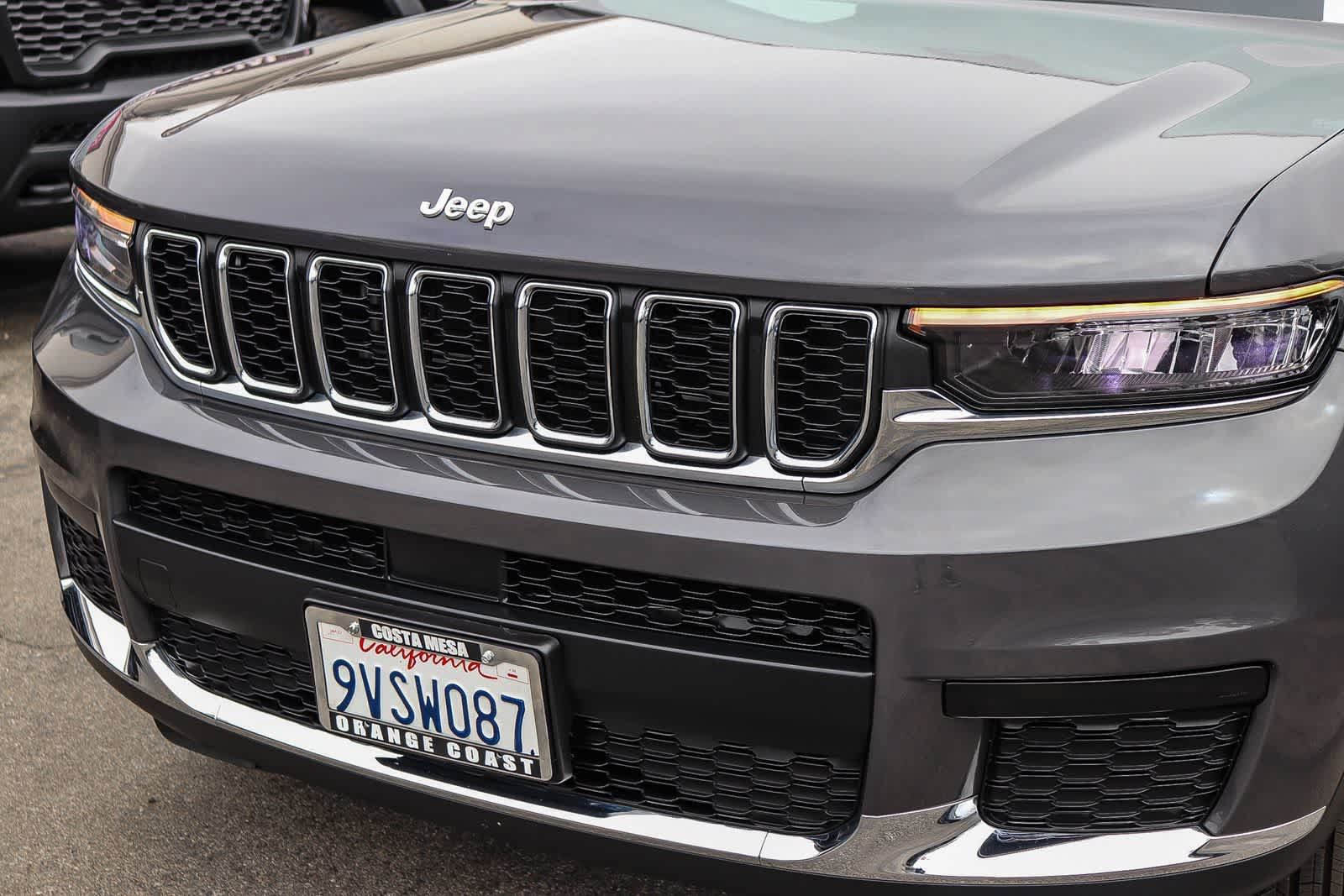 Used 2025 Jeep Grand Cherokee L Laredo RWD image 8