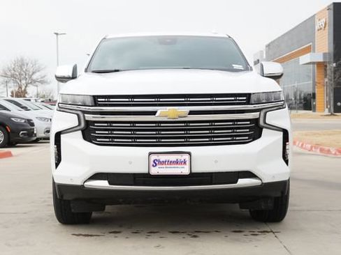 Used 2024 Chevrolet Suburban Premier AWD/4WD image 2