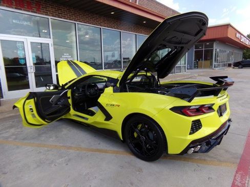 Used 2022 Chevrolet Corvette Stingray Premium Cpe RWD image 18