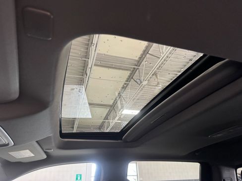 New 2026 GMC Sierra 1500 SLT image 18