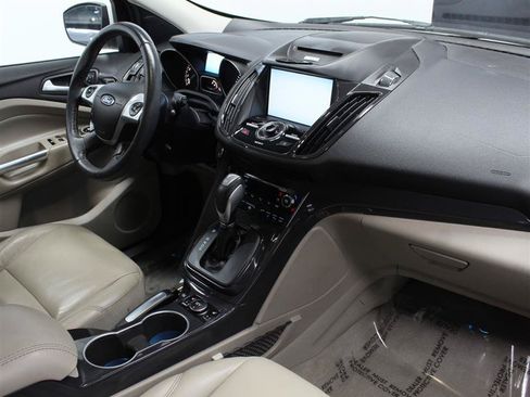 Used 2015 Ford Escape Titanium w/ Equipment Group 301A AWD/4WD image 10