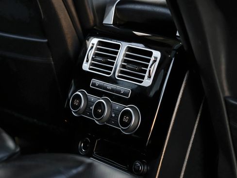 Used 2017 Land Rover Range Rover HSE image 38