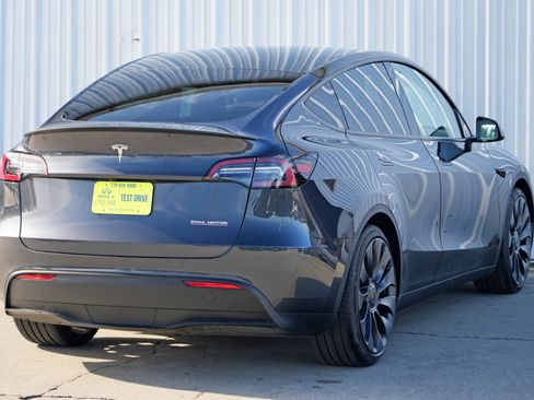 Used 2024 Tesla Model Y Performance image 54