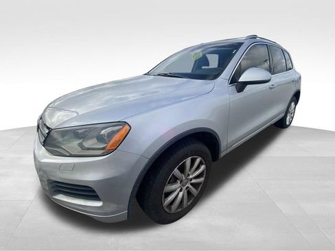 Used 2011 Volkswagen Touareg Sport AWD/4WD image 2