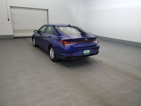 Used 2021 Hyundai Elantra SE FWD image 5