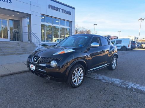 Used 2012 Nissan Juke SL w/ Chrome Pkg image 2