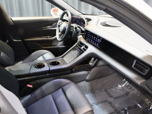 Certified 2023 Porsche Taycan image 17