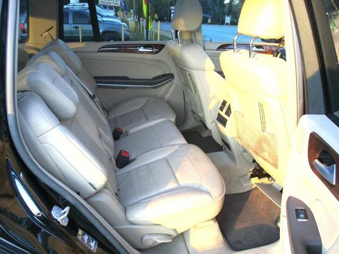 Used 2013 Mercedes-Benz GL 450 4MATIC image 11