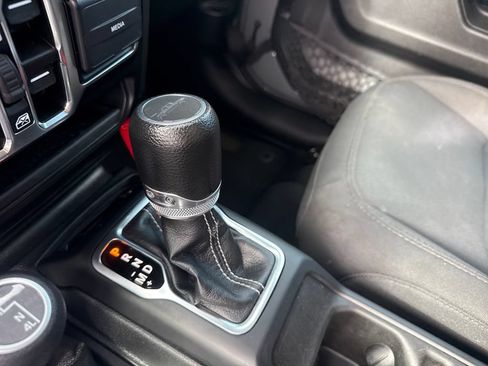 Used 2023 Jeep Gladiator Overland AWD/4WD image 34