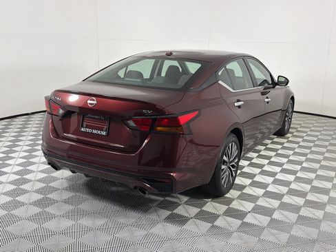 Used 2023 Nissan Altima 2.5 SV w/ SV Premium Package FWD image 5