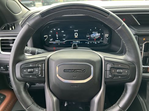 Used 2024 GMC Yukon Denali Ultimate image 16