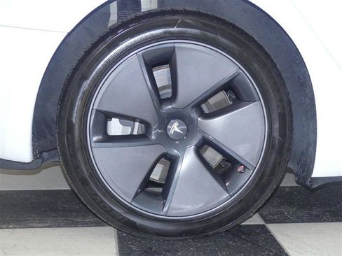 Used 2023 Tesla Model 3 Standard Range RWD image 31