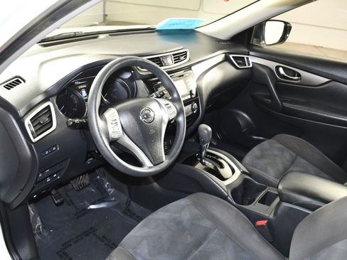 Used 2015 Nissan Rogue S AWD/4WD image 2
