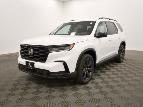 New 2025 Honda Pilot Sport image 2