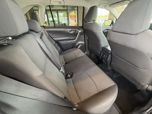 Used 2021 Toyota RAV4 XLE FWD image 27