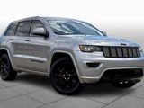 Used 2018 Jeep Grand Cherokee Altitude image 2