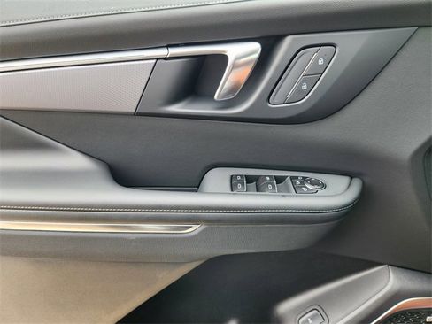 New 2025 Buick Enclave Sport Touring w/ Super Cruise Package image 17