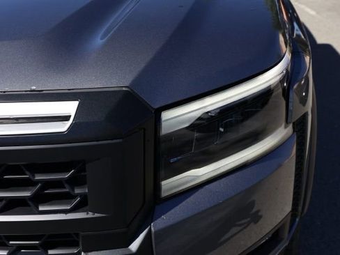 New 2026 Nissan Frontier Pro-X w/ Pro-X Convenience Package RWD image 10