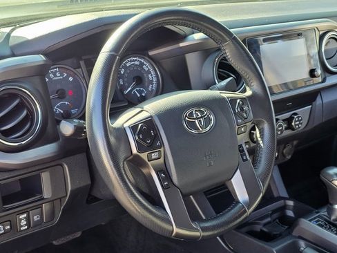 Used 2019 Toyota Tacoma TRD Sport image 15
