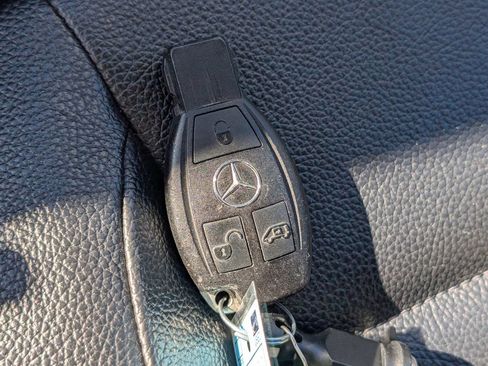 Used 2020 Mercedes-Benz Metris Passenger w/ Premium Safety Package image 29