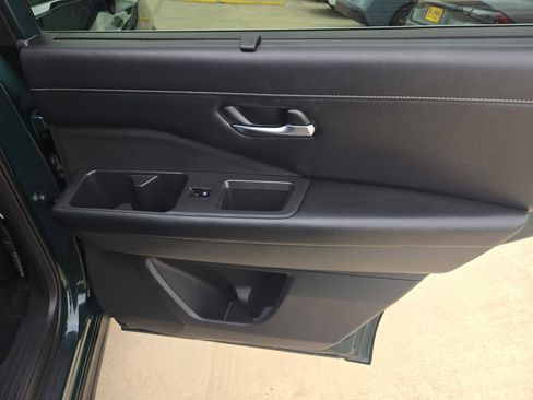 Certified 2023 Nissan Pathfinder SL w/ Black Appearance Package FWD image 27