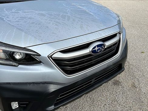 Used 2021 Subaru Outback Premium image 31