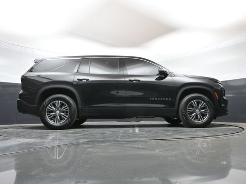 Used 2024 Chevrolet Traverse LS AWD/4WD image 41
