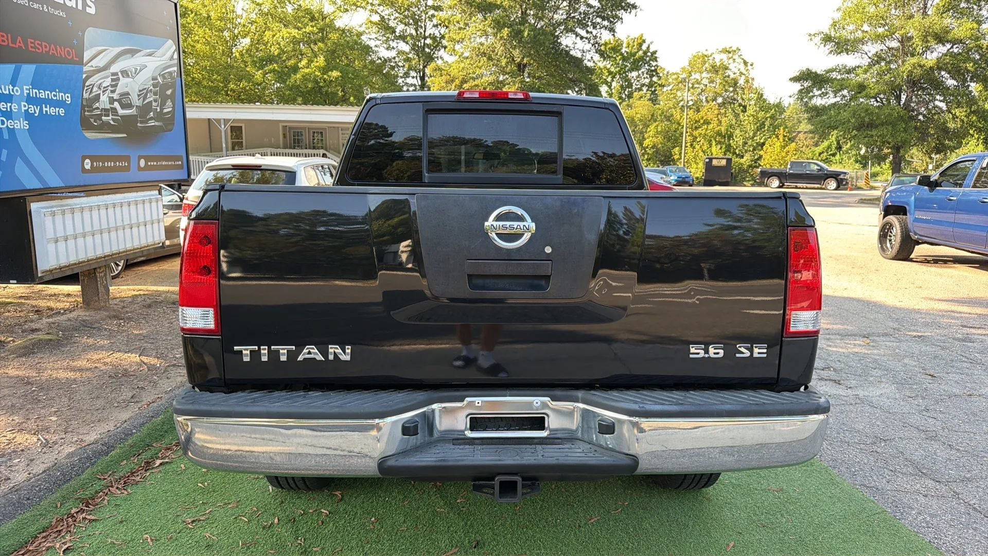 Used 2009 Nissan Titan SE RWD image 5