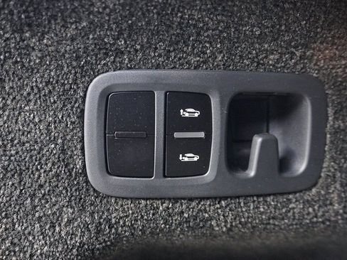 Used 2019 Bentley Bentayga image 75