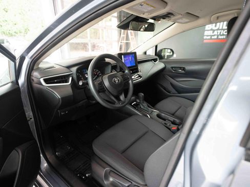 Used 2025 Toyota Corolla LE FWD image 8