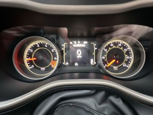 Used 2015 Jeep Cherokee Sport w/ Cold Weather Group image 12