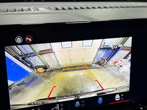 New 2026 GMC Canyon Elevation w/ Convenience Package image 14