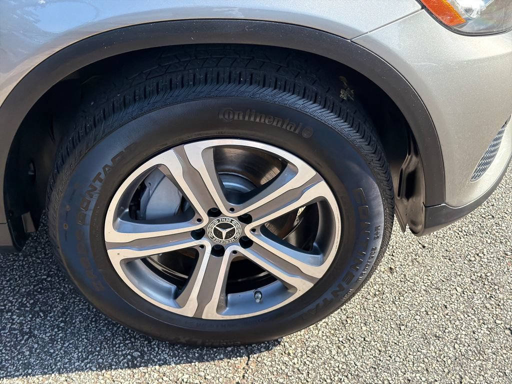 Used 2019 Mercedes-Benz GLC 300 4MATIC w/ Multimedia Package image 12