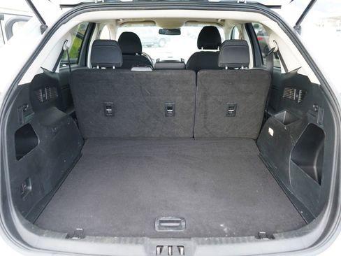 Used 2019 Ford Edge SE FWD image 28
