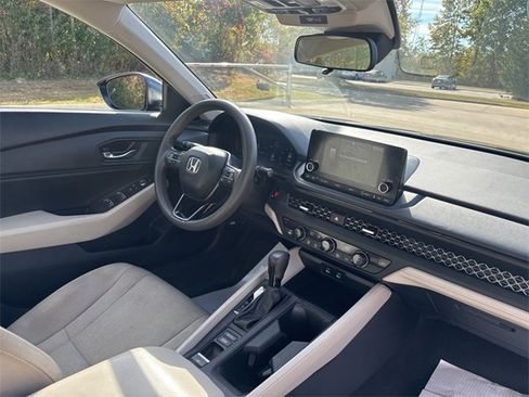 Used 2024 Honda Accord EX image 27