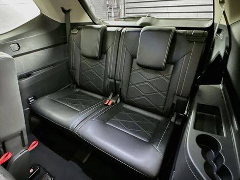 Used 2025 Volkswagen Atlas SE FWD image 29
