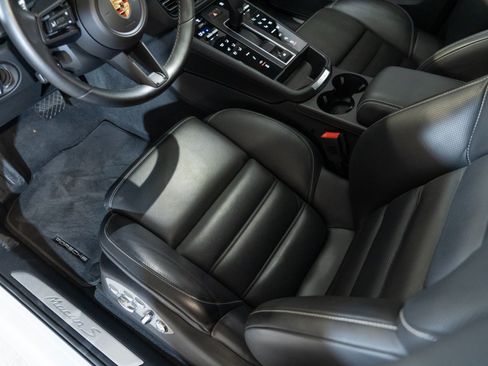 Certified 2022 Porsche Macan S AWD/4WD image 14