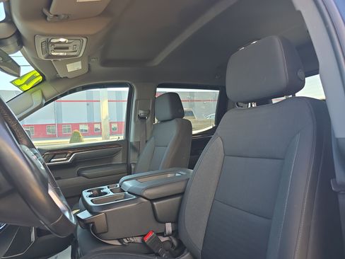 Used 2022 GMC Sierra 1500 SLE w/ Preferred Package image 11