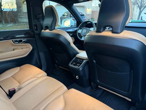 Used 2019 Volvo XC90 T6 Momentum AWD/4WD image 16