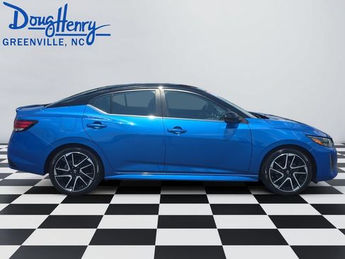 Used 2024 Nissan Sentra SR FWD image 6