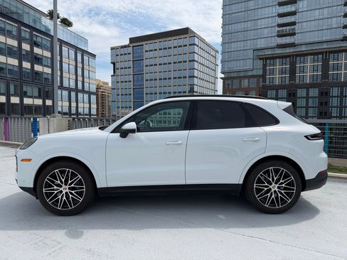 Certified 2026 Porsche Cayenne AWD/4WD image 2