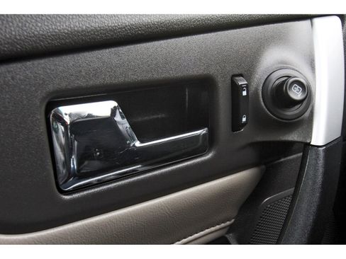 Used 2013 Ford Edge SEL image 25