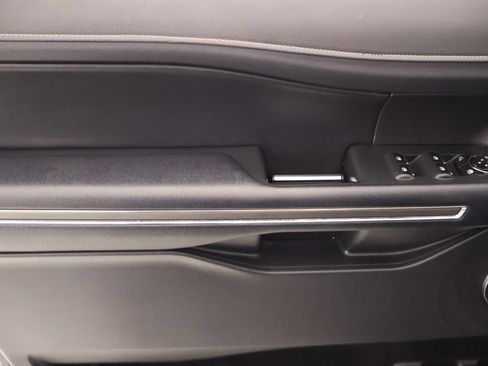 Used 2024 Ford Expedition Max XLT image 17