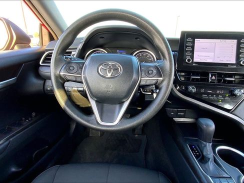 Used 2023 Toyota Camry LE image 5