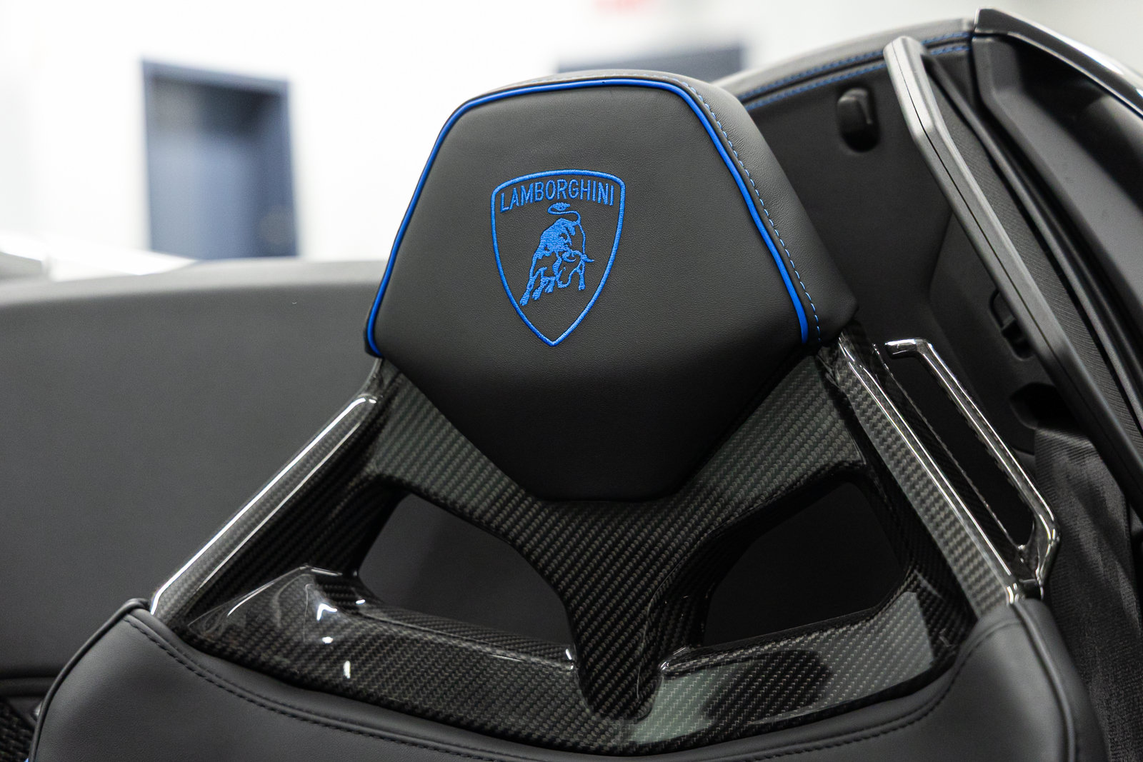 Used 2024 Lamborghini Huracan EVO AWD/4WD image 34