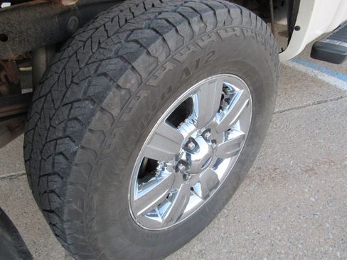 Used 2012 Ford F150 Lariat w/ Lariat Chrome Pkg image 39