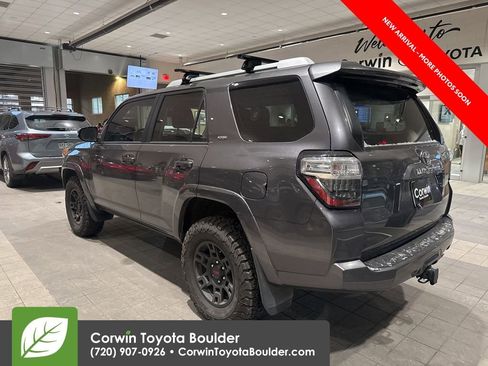 Used 2018 Toyota 4Runner SR5 Premium image 6