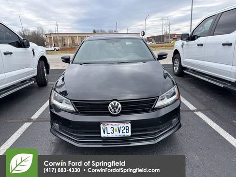 Used 2018 Volkswagen Jetta Sport image 2