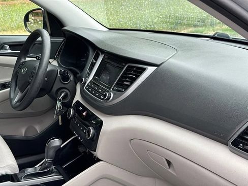 Used 2017 Hyundai Tucson SE w/ SE Popular Package 02 AWD/4WD image 27